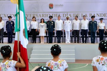 Rutilio Escandón encabezó ceremonia del 199 aniversario del Día de la Bandera