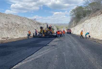 Supervisan trabajos de ampliación en la carretera de La Angostura-San Francisco Pujiltic