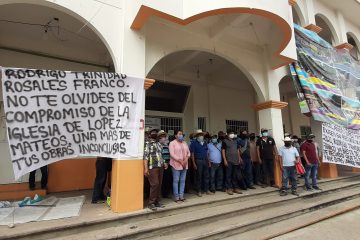 Pobladores reclaman Copladem a alcalde con licencia de Acala