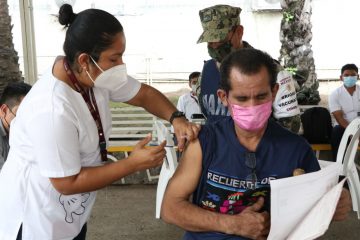 Permanecen activos, puntos de vacunación anticovid en municipios de Chiapas para población 40-49 años