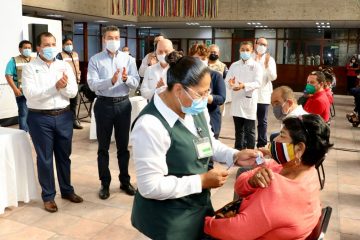 Arranca estrategia de vacunación itinerante en espacios públicos y privados de Chiapas