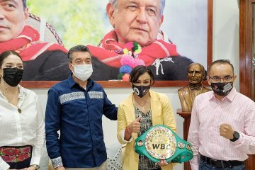 Reconoce Rutilio Escandón esfuerzo y disciplina de la boxeadora Jackie Nava