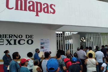 Pacientes nefrópatas cierran la delegación del ISSSTE en Chiapas, denuncian corrupción