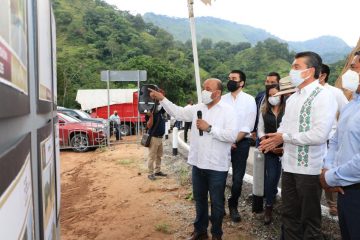 Inaugura Rutilio Escandón modernización y ampliación del camino Cintalapa-Rafael Cal y Mayor