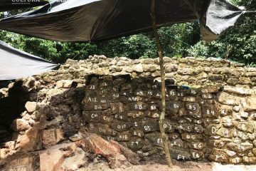Restauran muros del Grupo Quemado de Bonampak afectados por lluvias de 2019