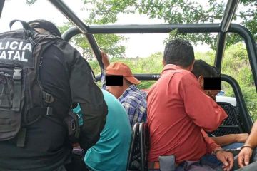 Rescatan en Chiapas 115 migrantes que viajaban hacinados