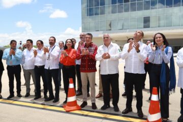 Inaugura Rutilio Escandón nueva ruta aérea de Volaris: Tuxtla Gutiérrez-León, Guanajuato