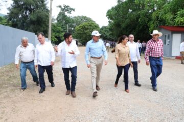 Entrega Rutilio Escandón sementales bovinos y paquetes de ovinos para fortalecer el sector ganadero de Chiapas