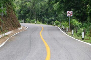 Rutilio Escandón beneficia a habitantes de Cintalapa con construcción de camino