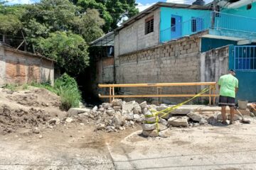 Fuga de agua afecta distribución de agua en más de 5 colonias de Tuxtla Gutiérrez