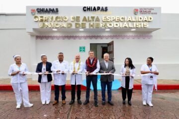 Rutilio Escandón inaugura el Servicio de Hemodiálisis en el Hospital de la Mujer, en San Cristóbal