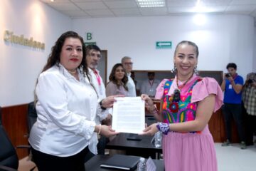 Olga Luz Espinosa se registra como candidata a la gubernatura de Chiapas