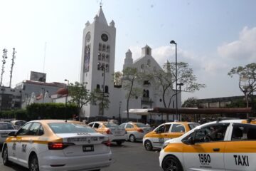 Taxistas protestan; insisten en rechazo a Uber y Didi en Chiapas